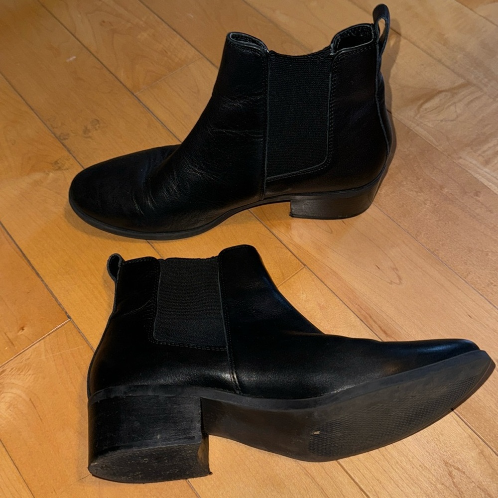 Leather Chelsea boots